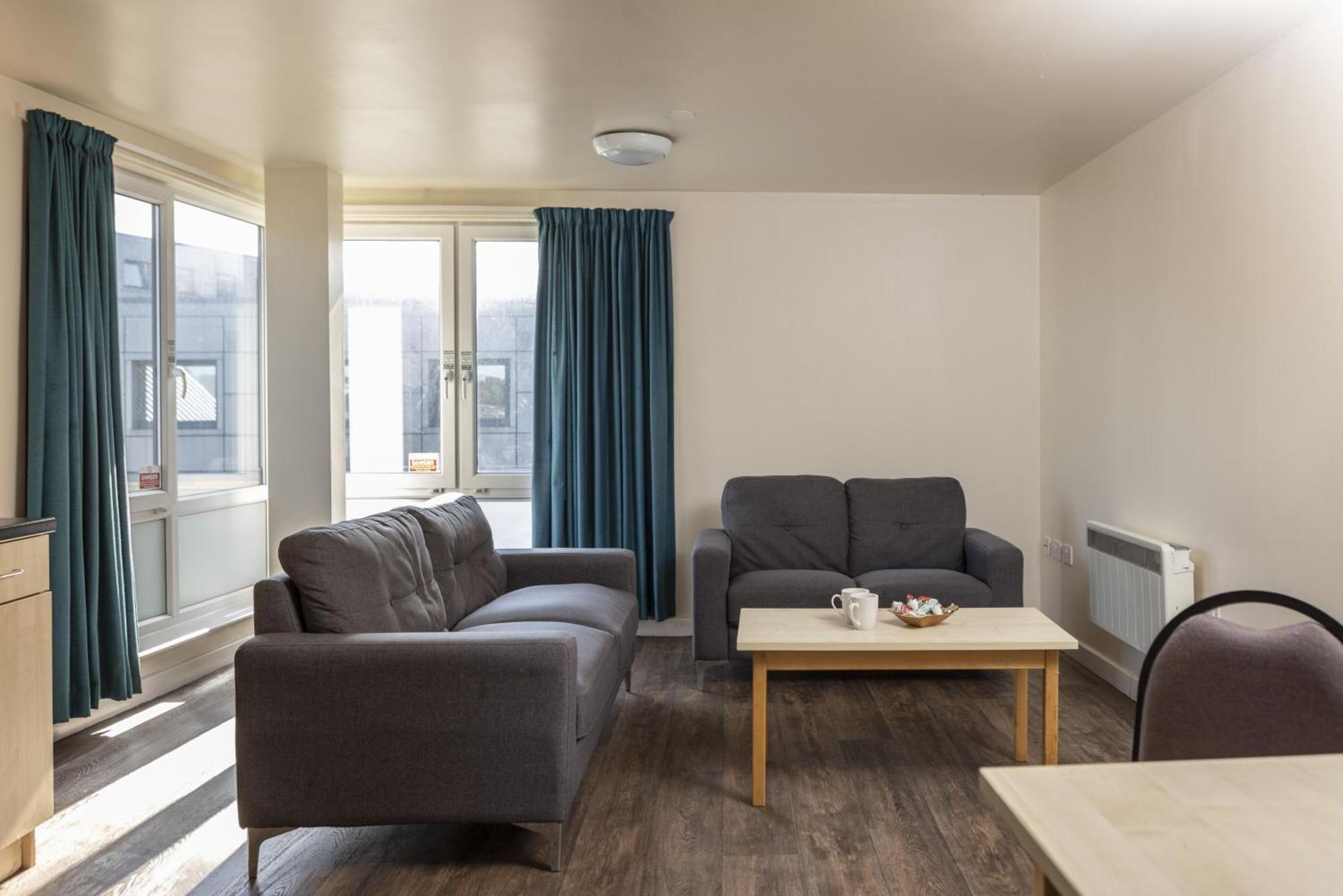 Burley Road Aparthotel Leeds  Exterior photo